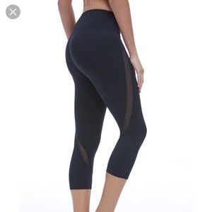 Fabletics Corfu Crop